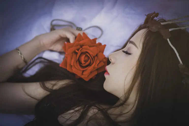 découvrez l'univers du sommeil avec nos conseils et astuces pour améliorer la qualité de vos nuits. apprenez tout sur les bienfaits d'un bon sommeil, les techniques de relaxation, et les habitudes à adopter pour un repos optimal.
